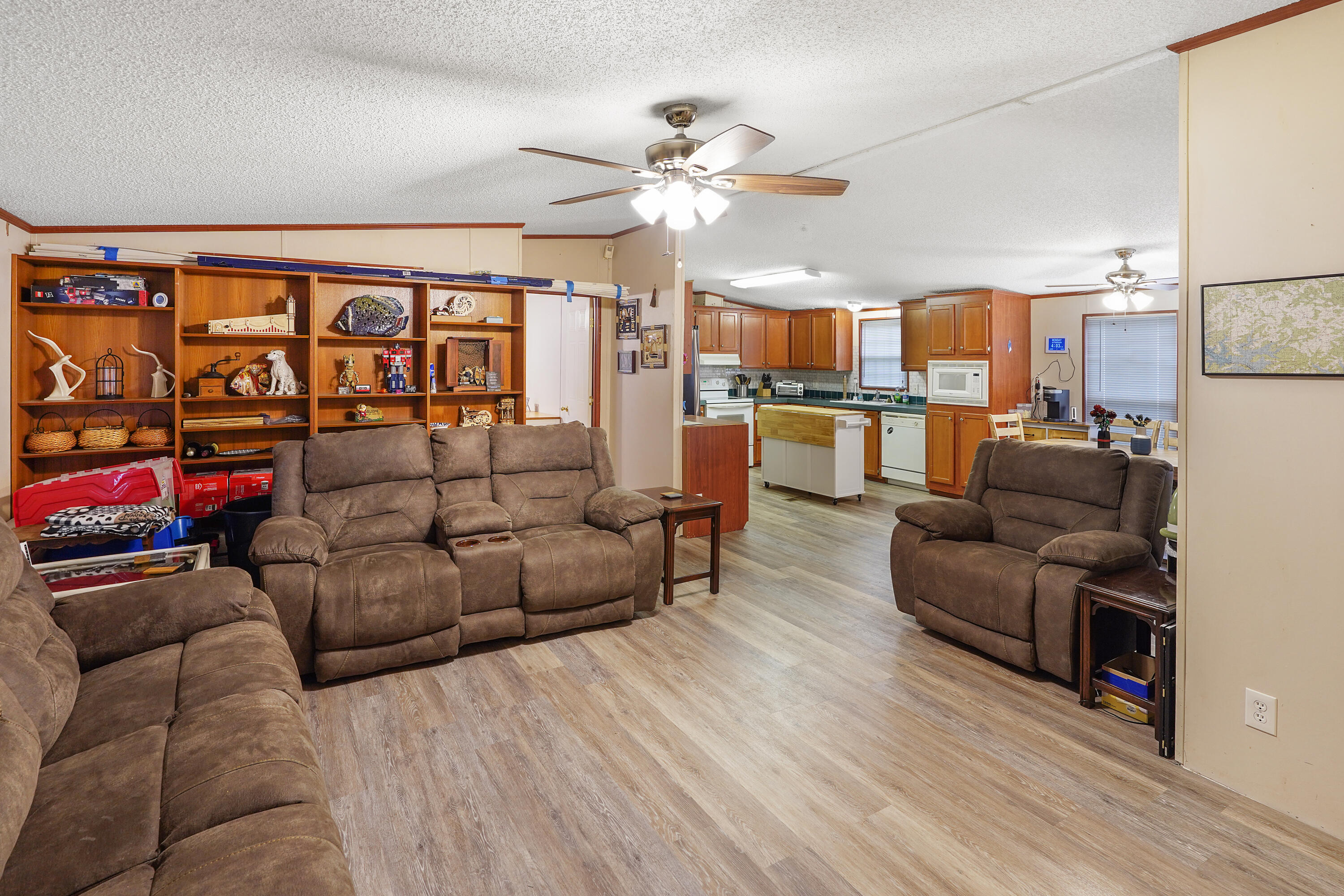 2834 Airport Road Moneta, VA 24121 - Photo 9 of 34 Living Room