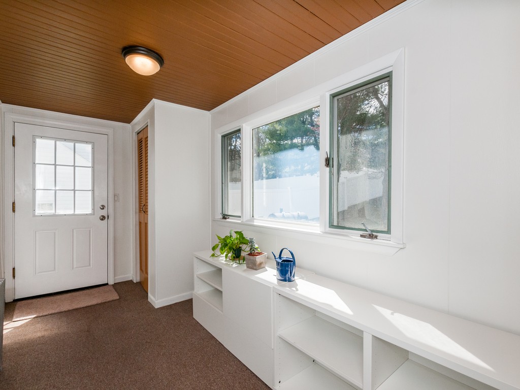 37 Landon Road Milton, MA 02186 - Photo 9 of 26 Gallery Image 9