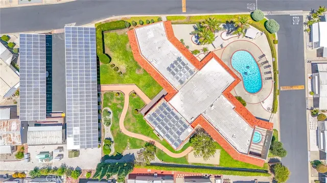 a view of a multi story building