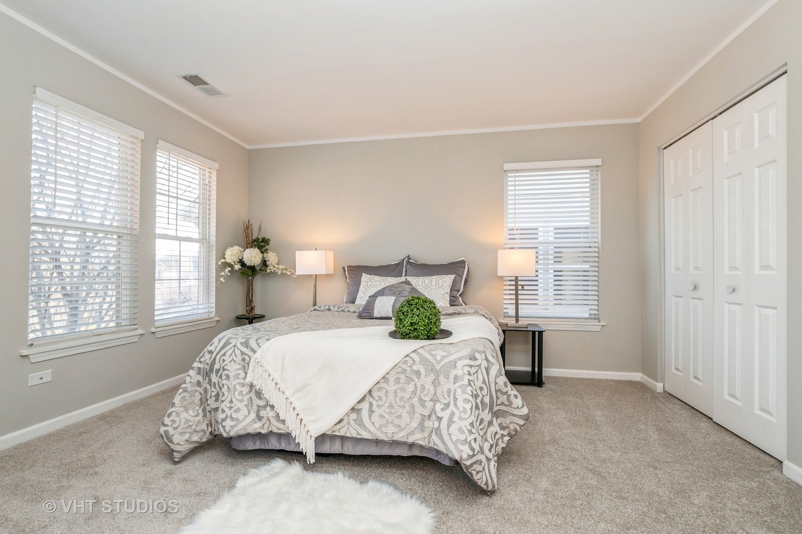 82 Stephens Matteson, IL 60443 - Photo 15 of 33 a bedroom with a bed table and window