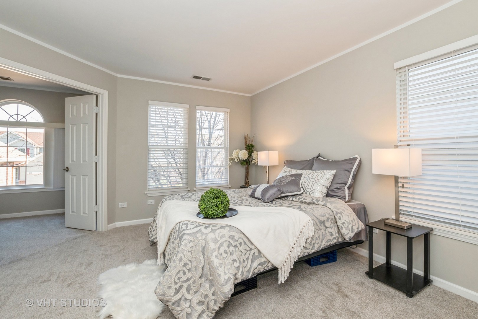 82 Stephens Matteson, IL 60443 - Photo 17 of 33 a bedroom with bed and a window