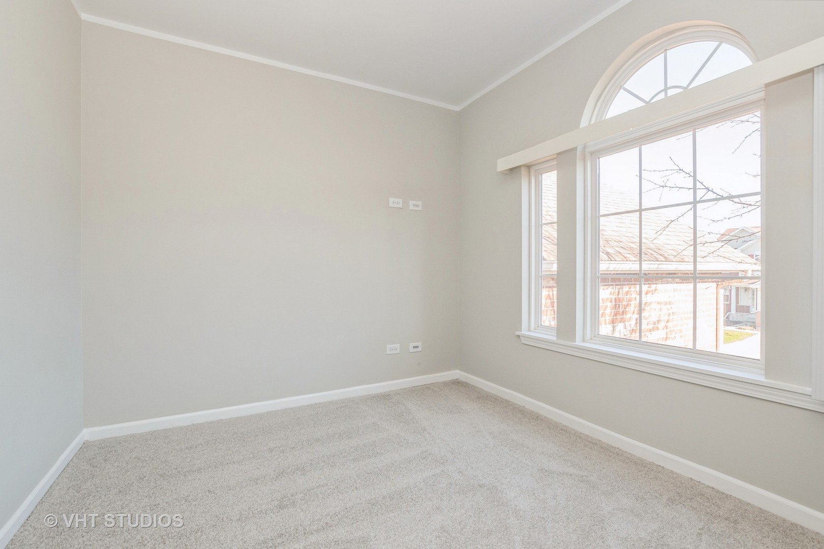 82 Stephens Matteson, IL 60443 - Photo 18 of 33 an empty room with a window