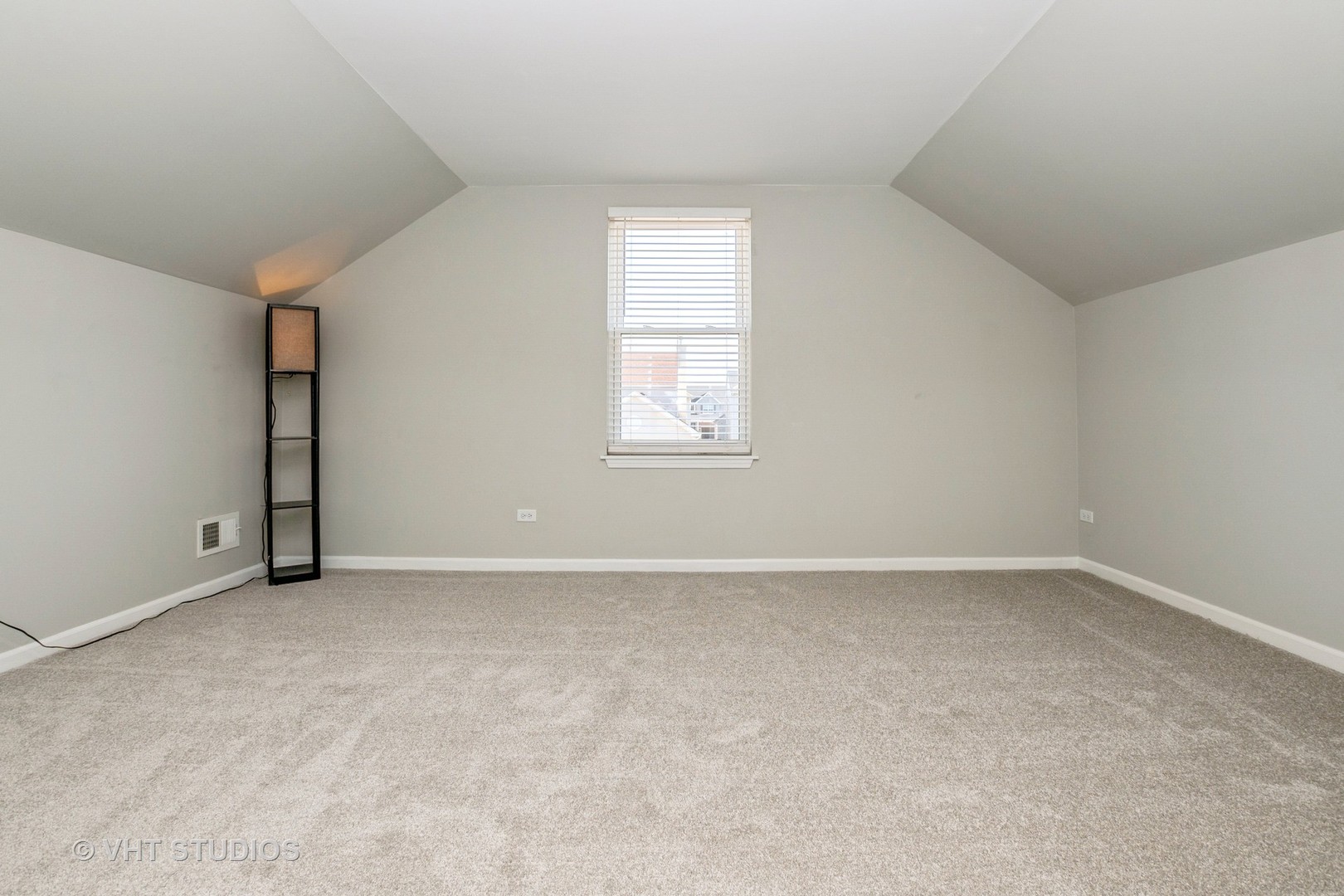 82 Stephens Matteson, IL 60443 - Photo 25 of 33 an empty room with windows