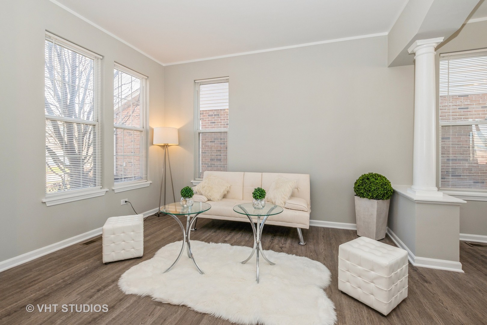 82 Stephens Matteson, IL 60443 - Photo 3 of 33 a living room with furniture and window