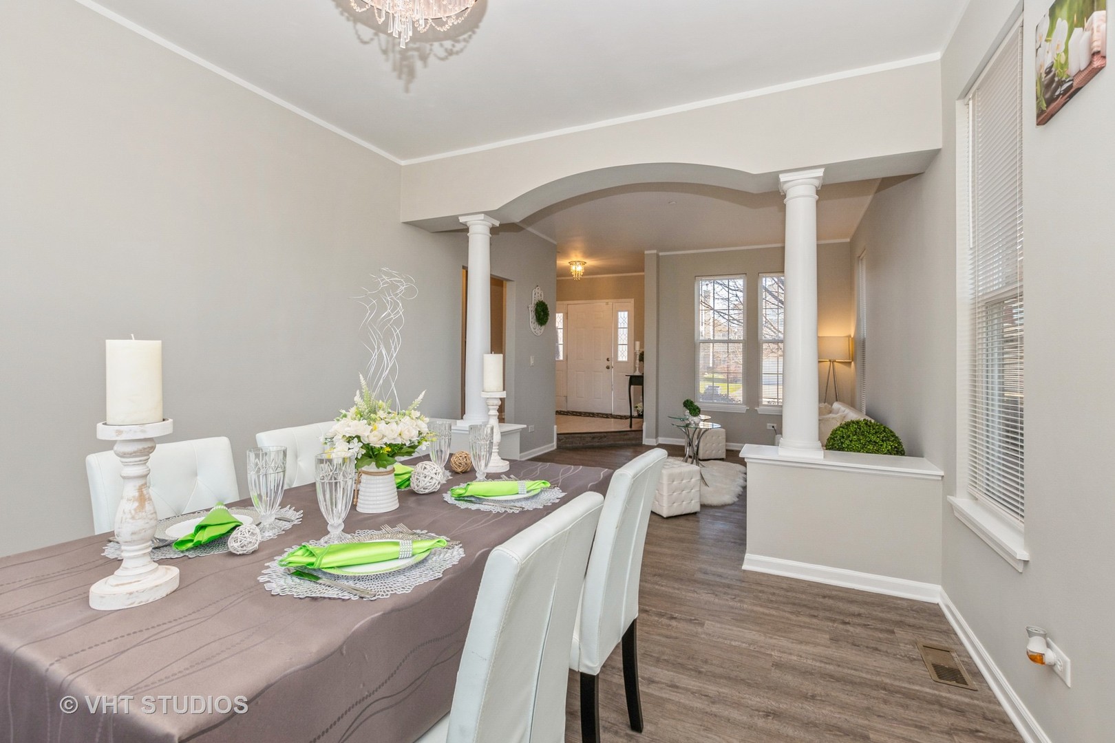 82 Stephens Matteson, IL 60443 - Photo 7 of 33 a view of a dining room with furniture and wooden floor