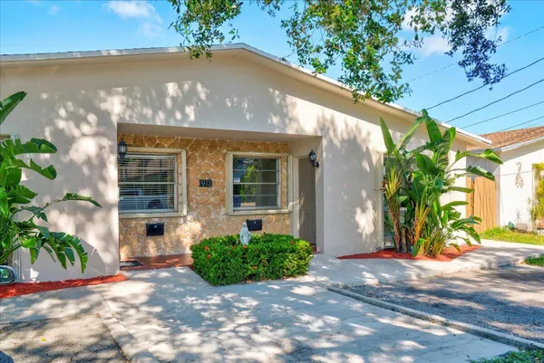 $2,700 | 913 Orange Isle, Unit 12, Fort Lauderdale, FL 33315