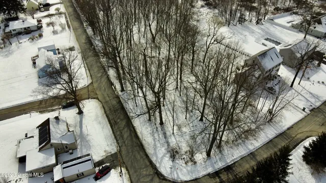 $59,900 | 143 Ledgewood Drive, Troy, NY 12183