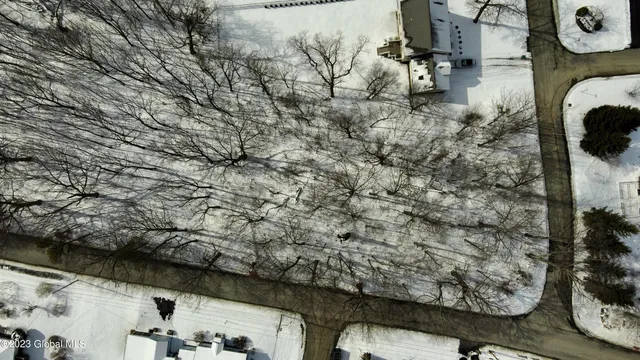 $59,900 | 143 Ledgewood Drive, Troy, NY 12183