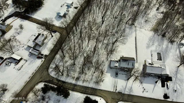 $59,900 | 143 Ledgewood Drive, Troy, NY 12183