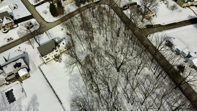 $59,900 | 143 Ledgewood Drive, Troy, NY 12183