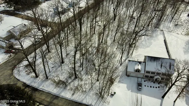 $59,900 | 143 Ledgewood Drive, Troy, NY 12183