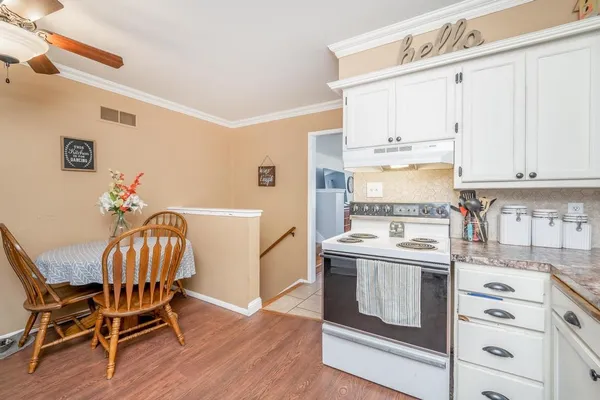 $165,900 | 1440 Community Drive, Derby, KS 67037