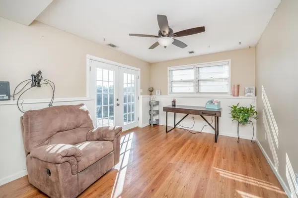 $165,900 | 1440 Community Drive, Derby, KS 67037