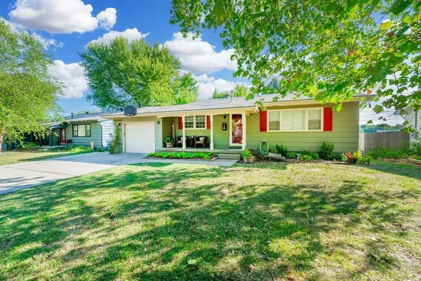 $165,900 | 1440 Community Drive, Derby, KS 67037