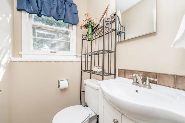$165,900 | 1440 Community Drive, Derby, KS 67037