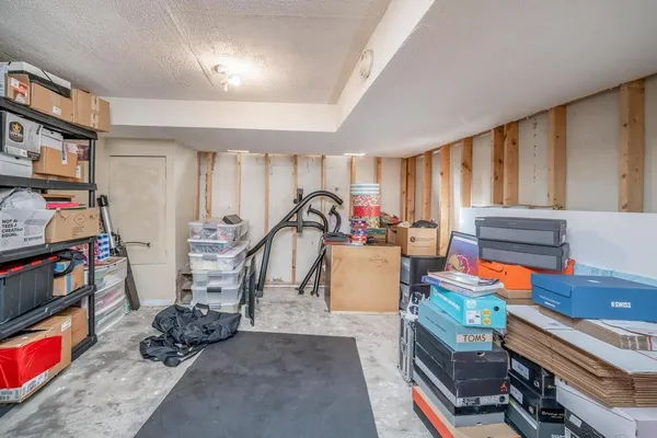 $165,900 | 1440 Community Drive, Derby, KS 67037