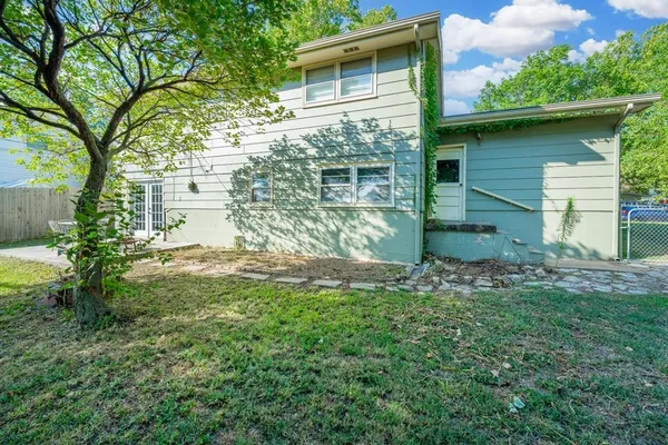 $165,900 | 1440 Community Drive, Derby, KS 67037