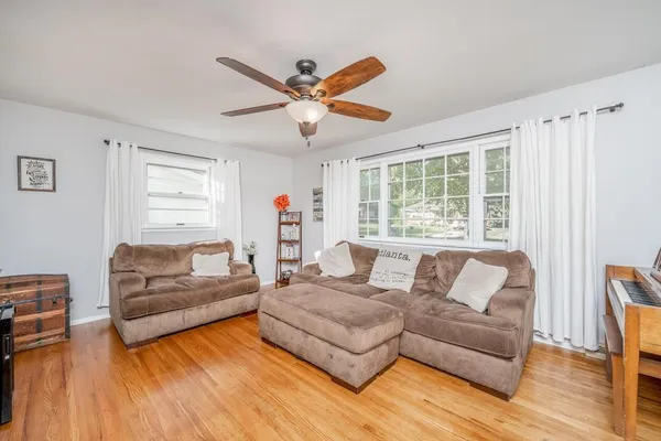 $165,900 | 1440 Community Drive, Derby, KS 67037