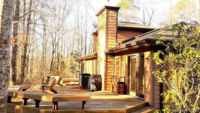 Expansive Deck