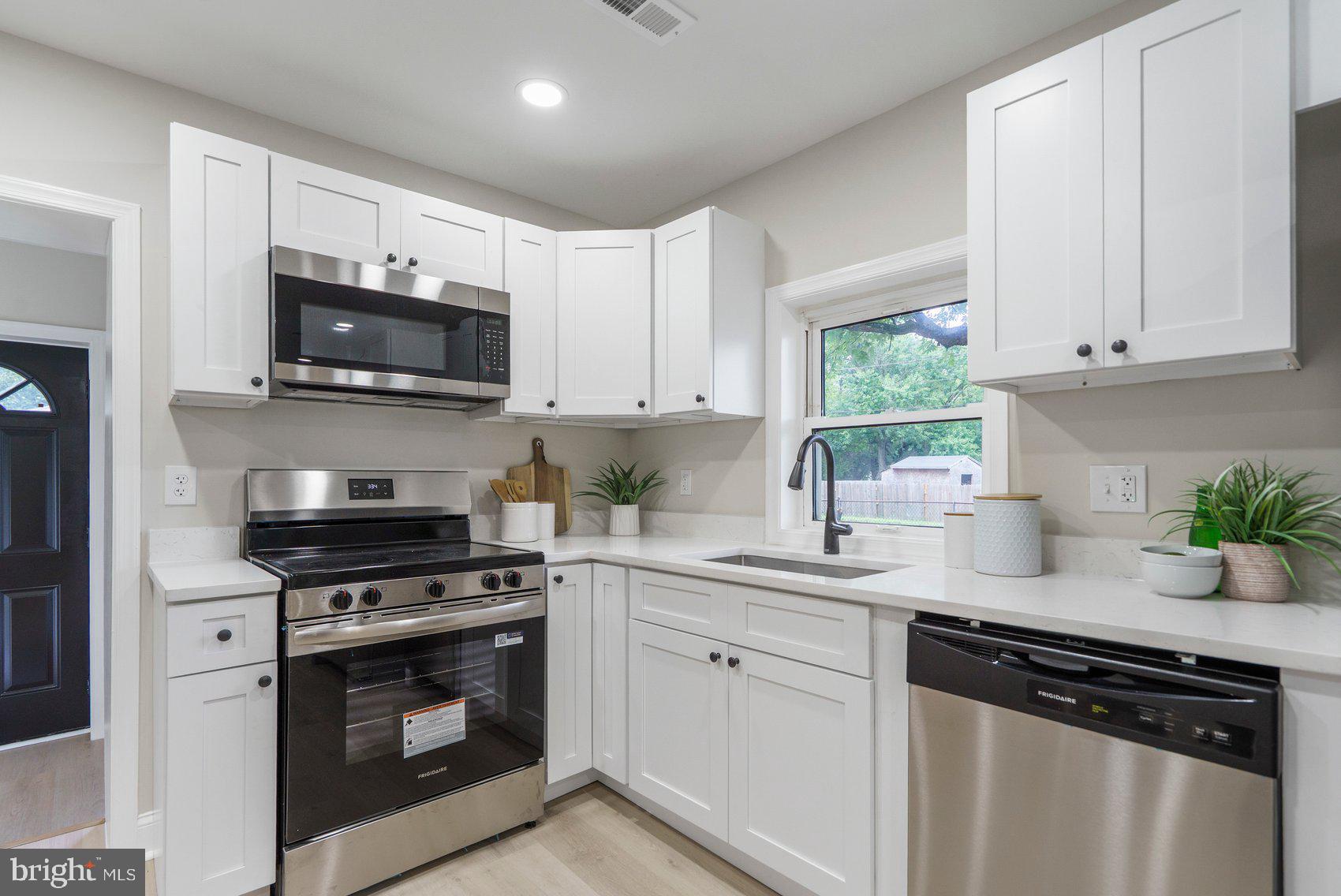 5912 Helfrich Road Baltimore, MD 21225 - Photo 1 of 21 Gallery Image 1