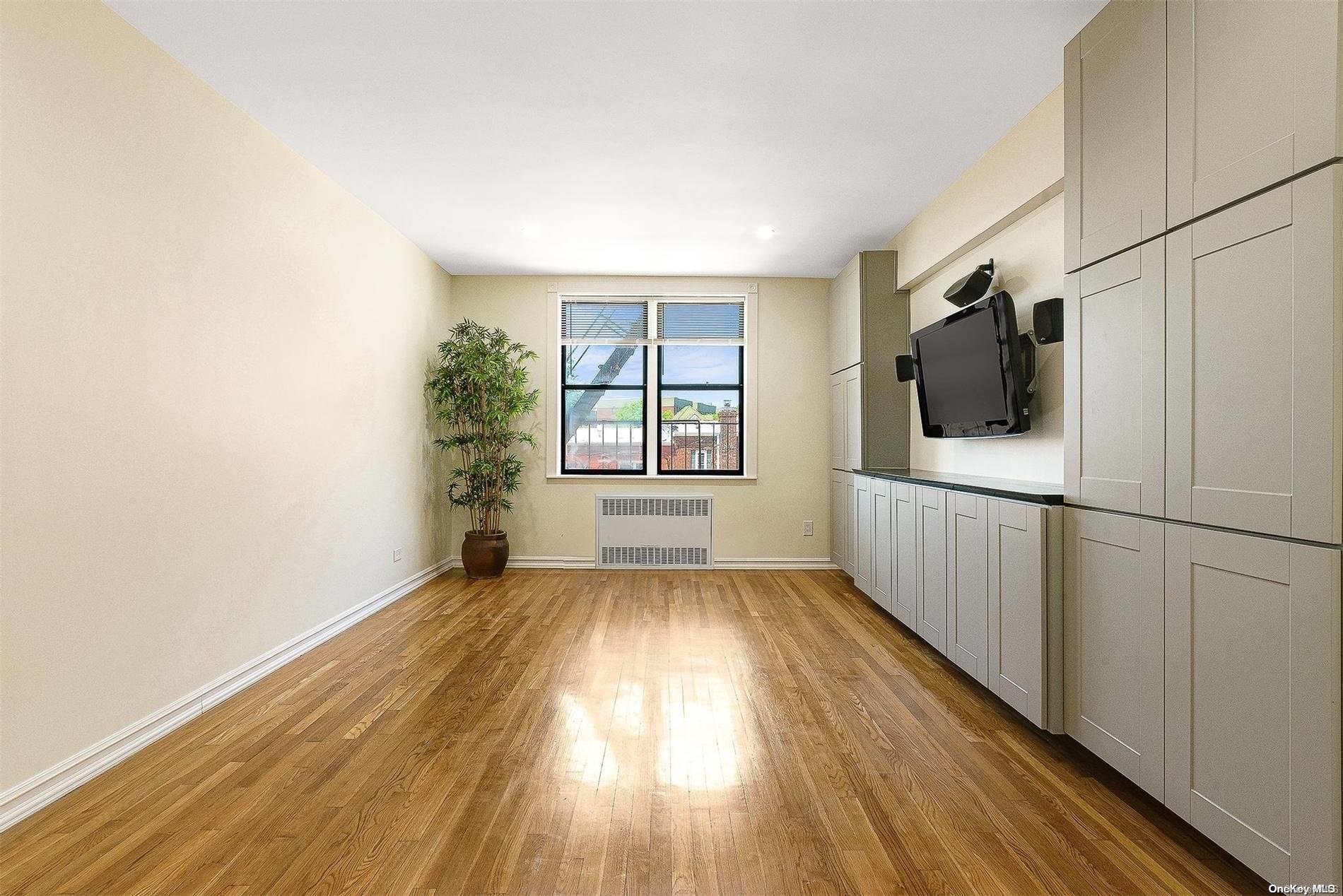 140-55 Burden Crescent, Unit 4B Queens, NY 11435 - Photo 7 of 28