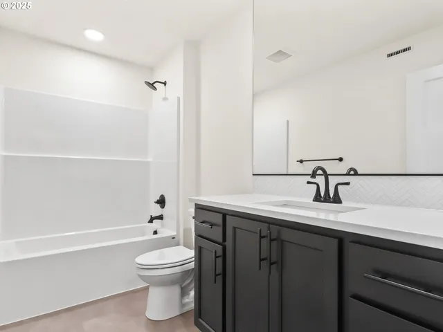 $699,900 | 5213 Northeast 116th Street, Vancouver, WA 98686