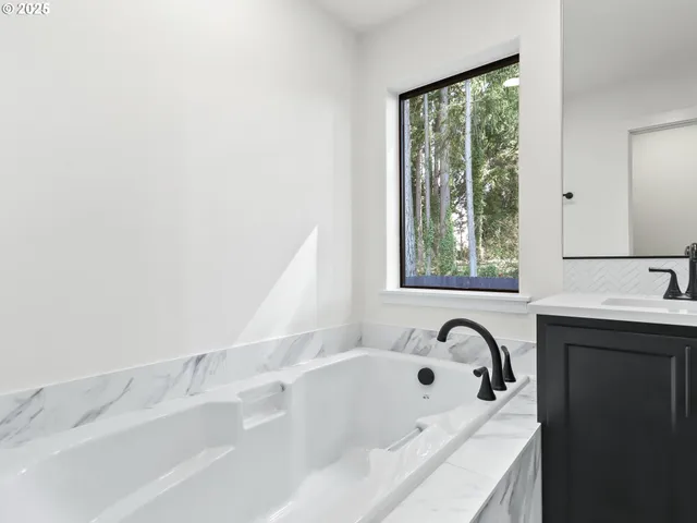 $699,900 | 5213 Northeast 116th Street, Vancouver, WA 98686