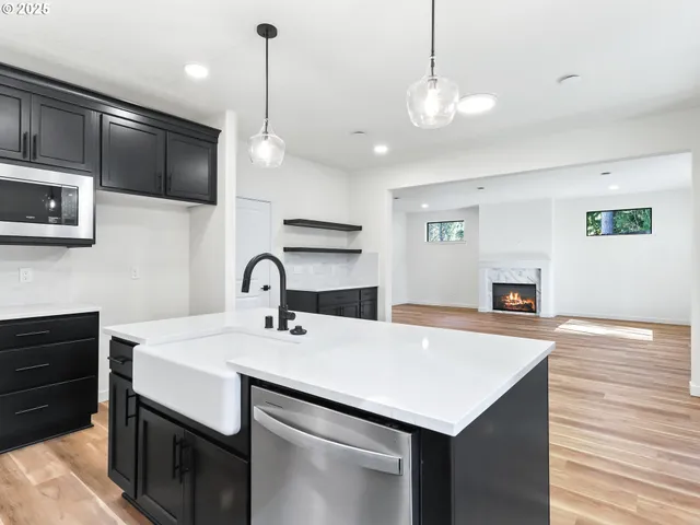 $699,900 | 5213 Northeast 116th Street, Vancouver, WA 98686