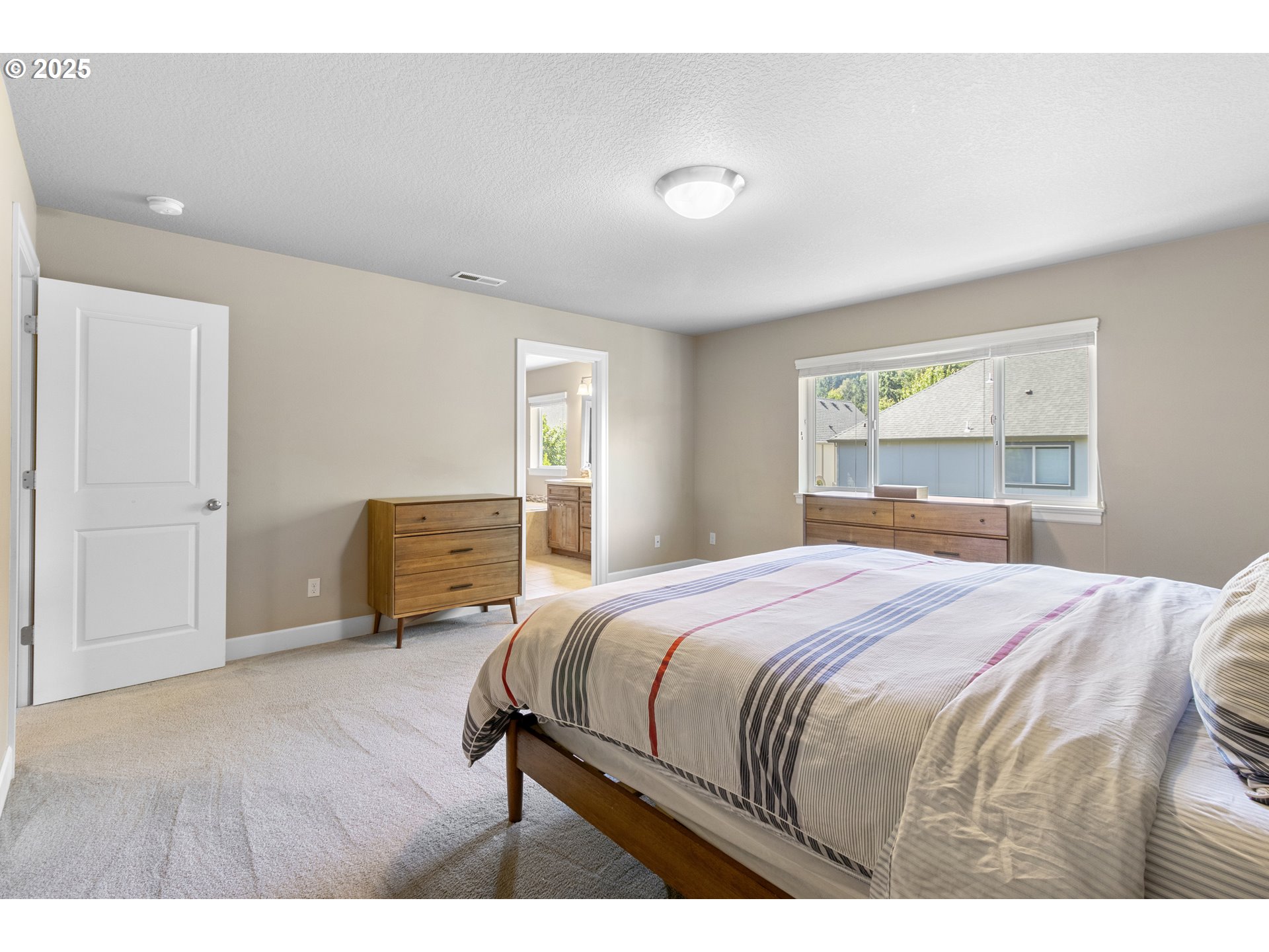 1075 Epperly Way West Linn, OR 97068 - Photo 18 of 36