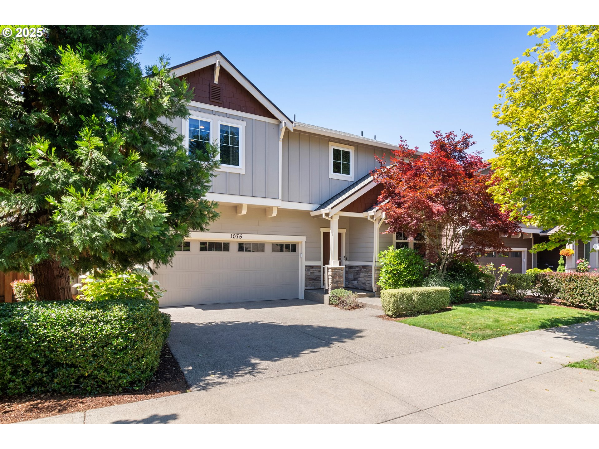 1075 Epperly Way West Linn, OR 97068 - Photo 2 of 36