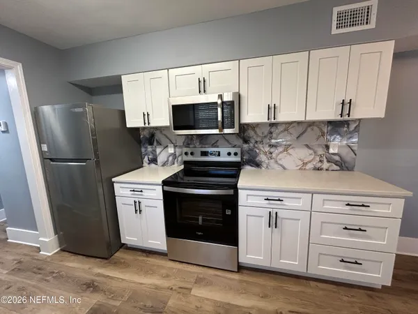 $2,000 | 7069 Perke Drive, Jacksonville, FL 32210