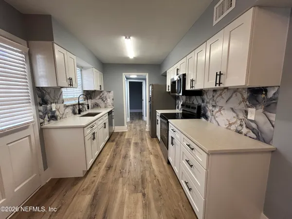 $2,000 | 7069 Perke Drive, Jacksonville, FL 32210