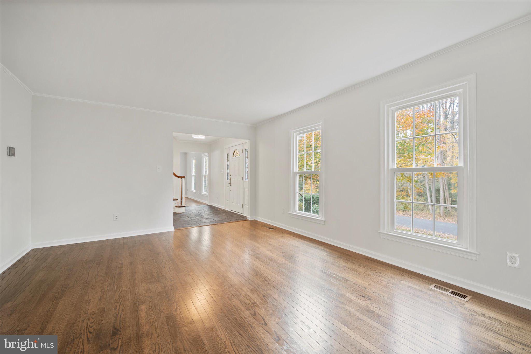 915 Welham Green Road Great Falls, VA 22066 - Photo 15 of 59