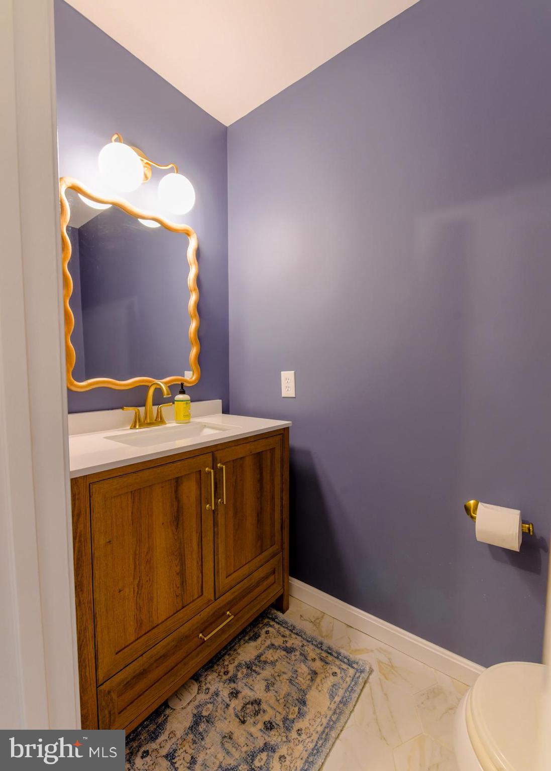 915 Welham Green Road Great Falls, VA 22066 - Photo 18 of 59 Ground floor powder room