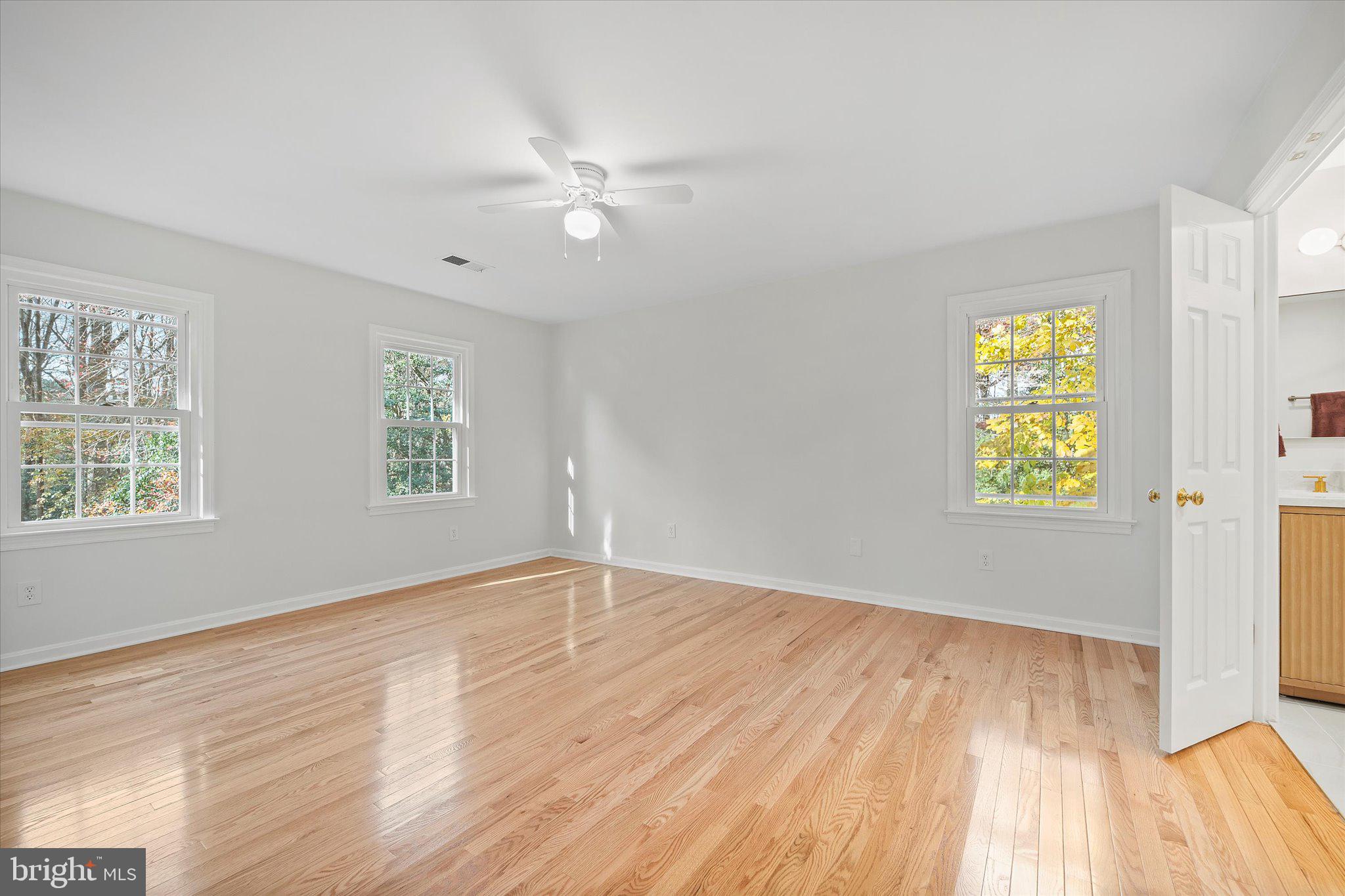 915 Welham Green Road Great Falls, VA 22066 - Photo 24 of 59 Owner's suite bedroom