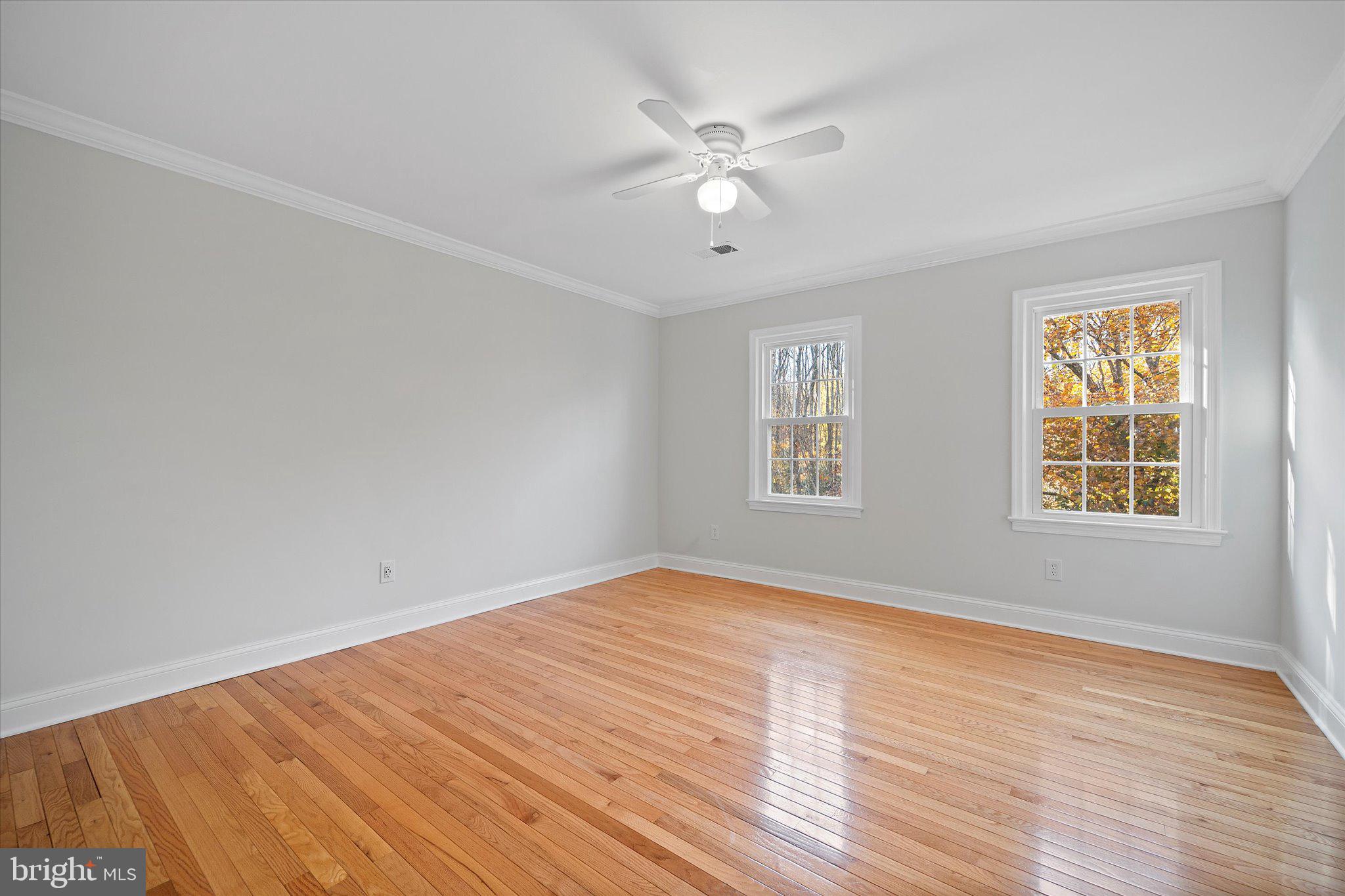 915 Welham Green Road Great Falls, VA 22066 - Photo 31 of 59 Third bedroom