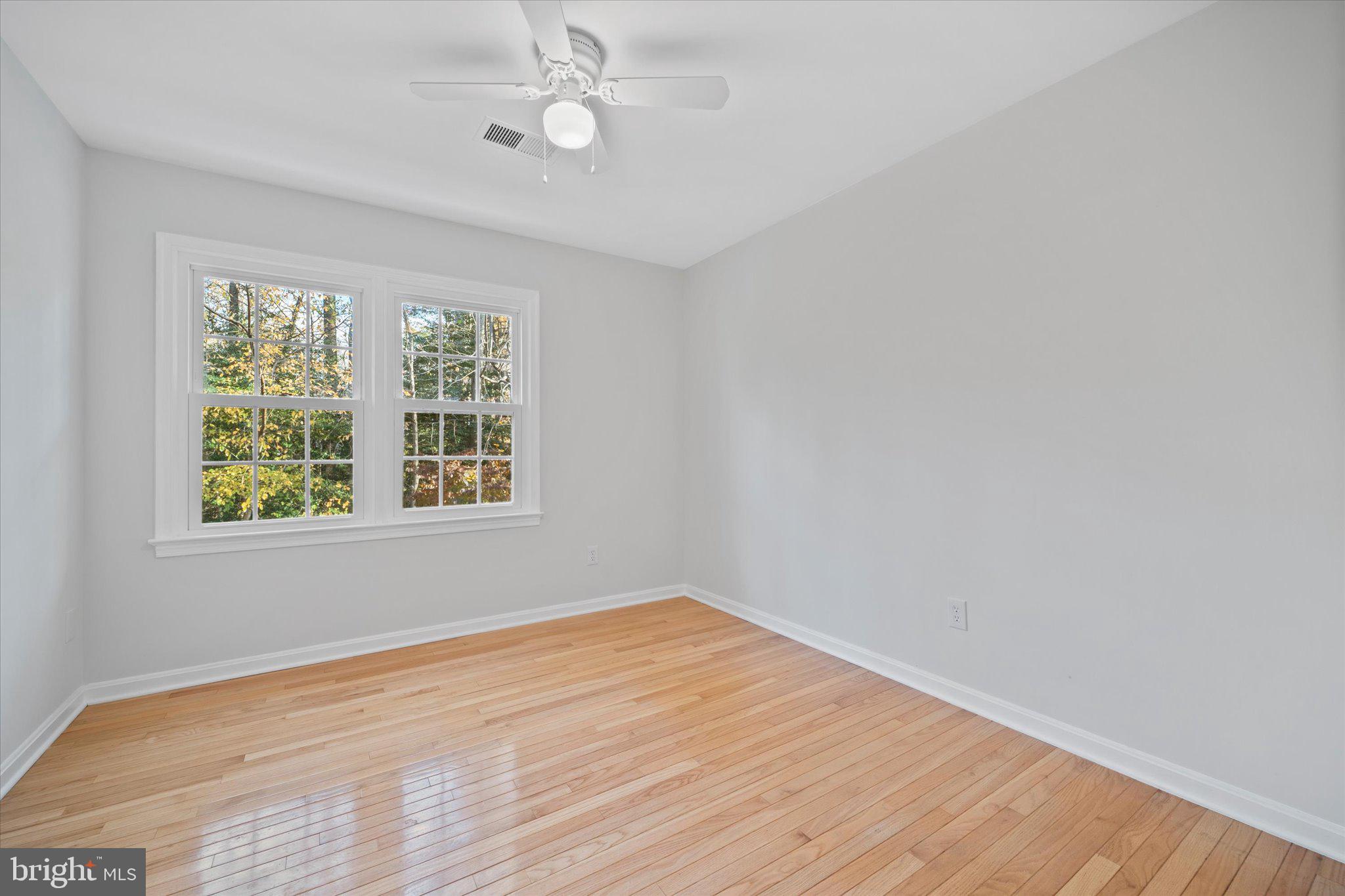 915 Welham Green Road Great Falls, VA 22066 - Photo 32 of 59 Fourth bedroom