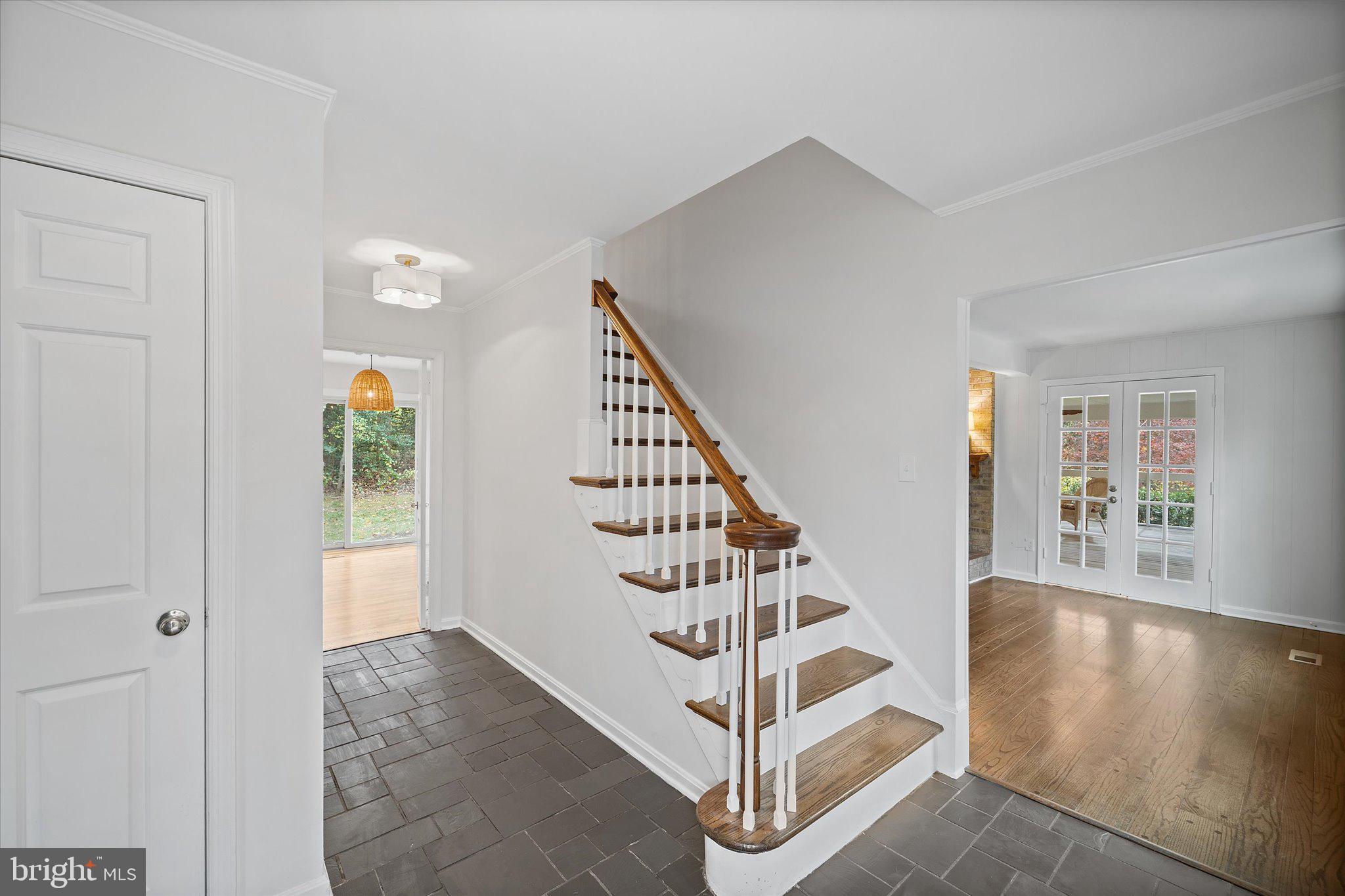 915 Welham Green Road Great Falls, VA 22066 - Photo 5 of 59