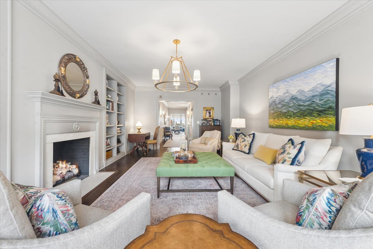 3100 North Sheridan Road, Unit 10E Chicago, IL 60657 - Photo 3 of 41 Gallery Image 3