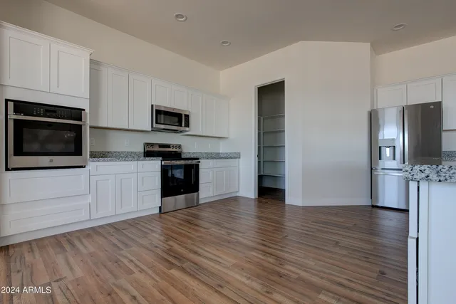 $624,000 | 29120 North 257th Drive, Wittmann, AZ 85361