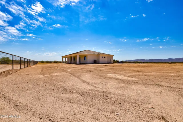 $624,000 | 29120 North 257th Drive, Wittmann, AZ 85361