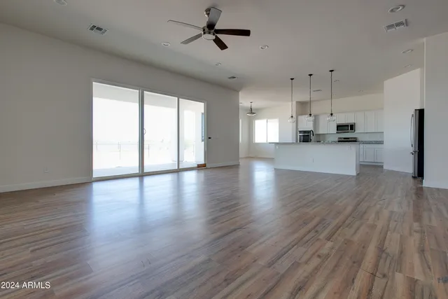 $624,000 | 29120 North 257th Drive, Wittmann, AZ 85361