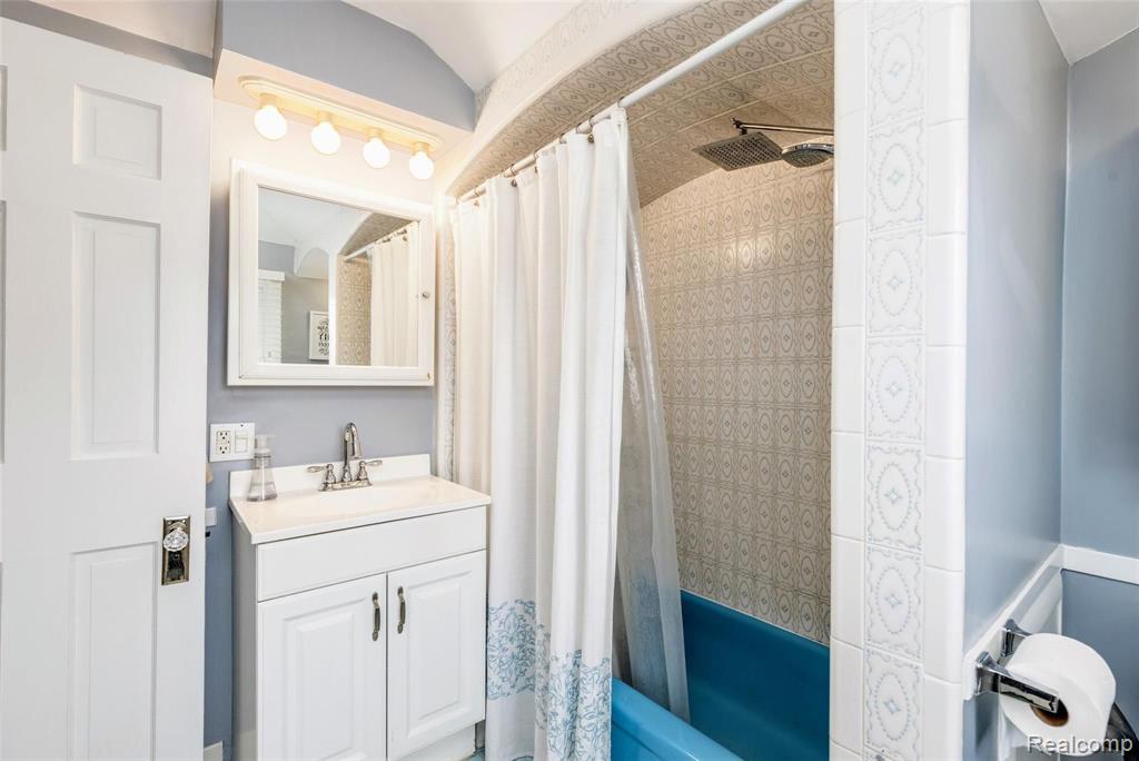 1315 Hampton Road Grosse Pointe, MI 48236 - Photo 22 of 60