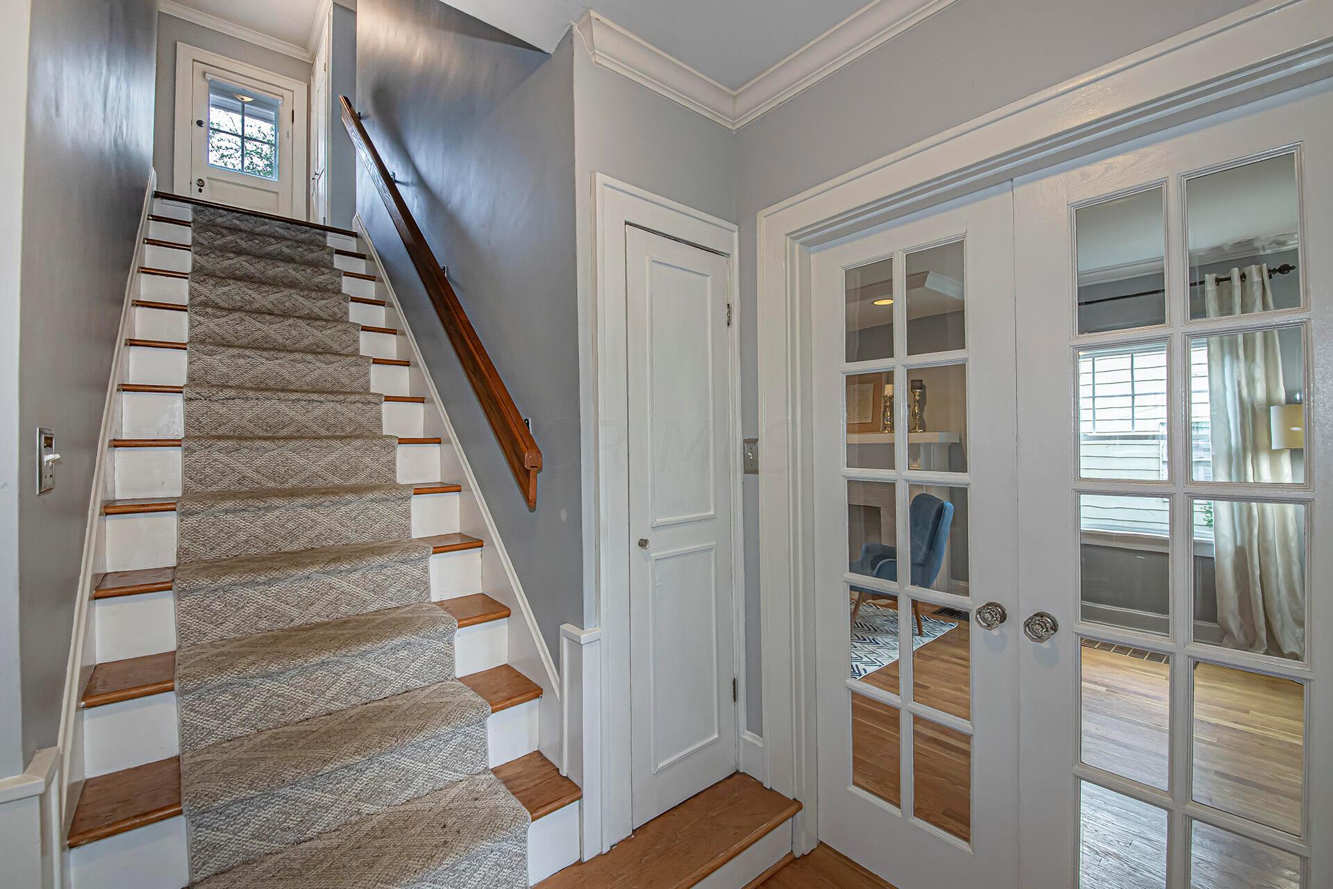 209 Blenheim Road Columbus, OH 43214 - Photo 27 of 40 26 Foyer