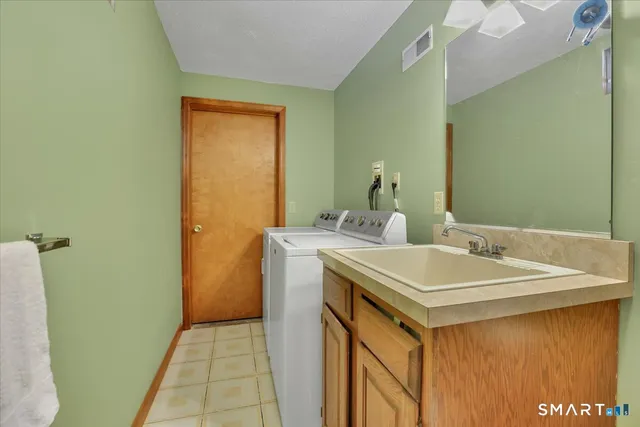 $373,000 | 110 Heritage Drive, Waterbury, CT 06708