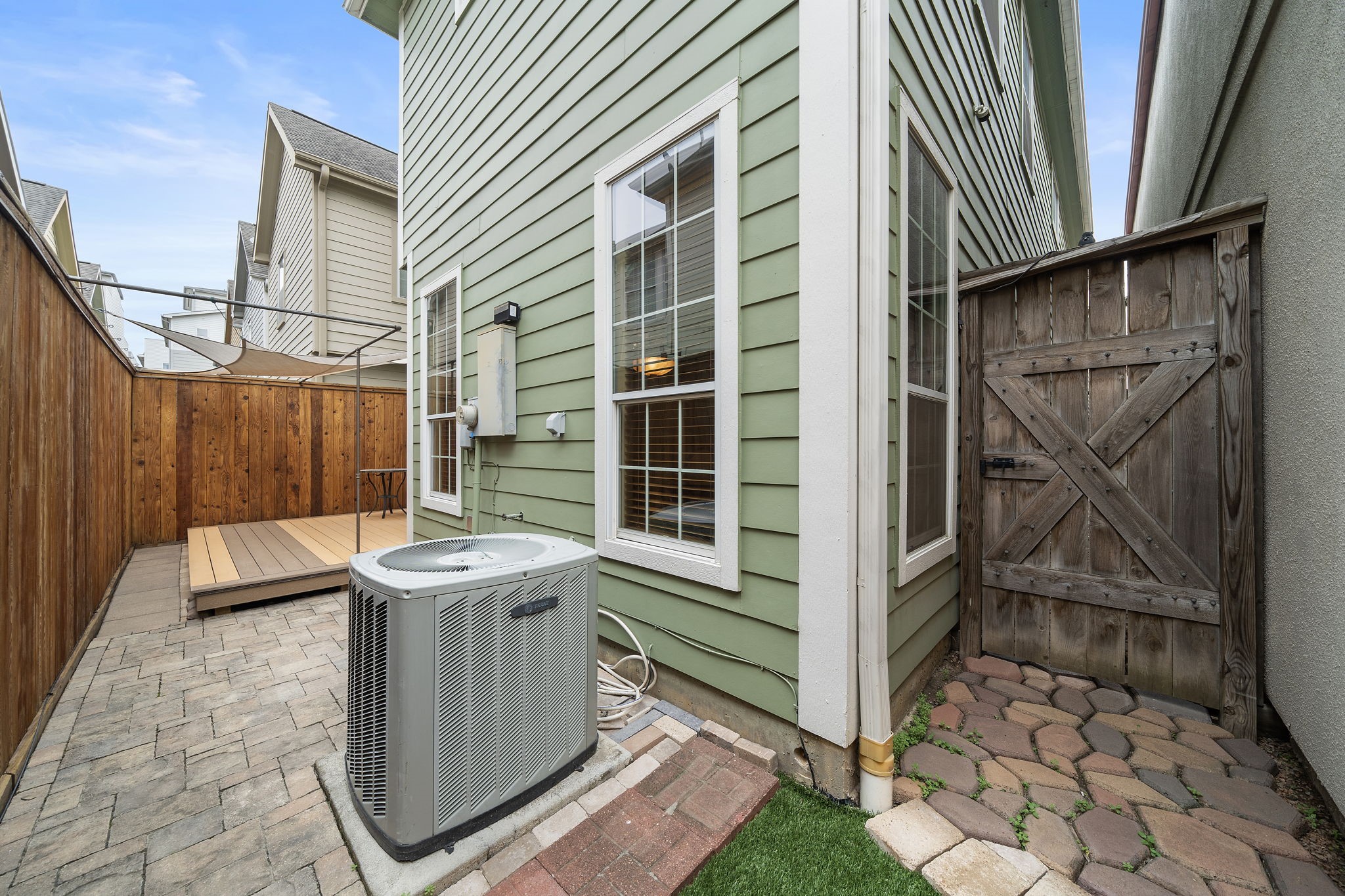 2927 Clinton Drive Houston, TX 77020 - Photo 19 of 27