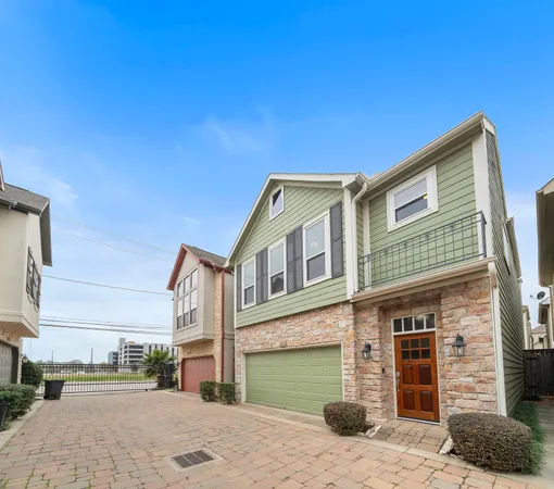 $2,695 | 2927 Clinton Drive, Houston, TX 77020