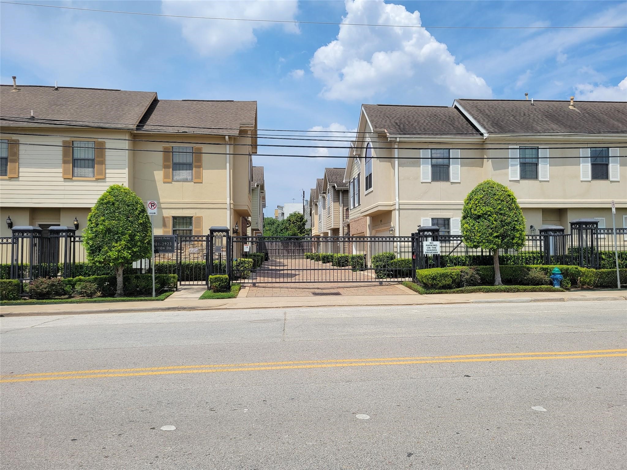 2927 Clinton Drive Houston, TX 77020 - Photo 24 of 27