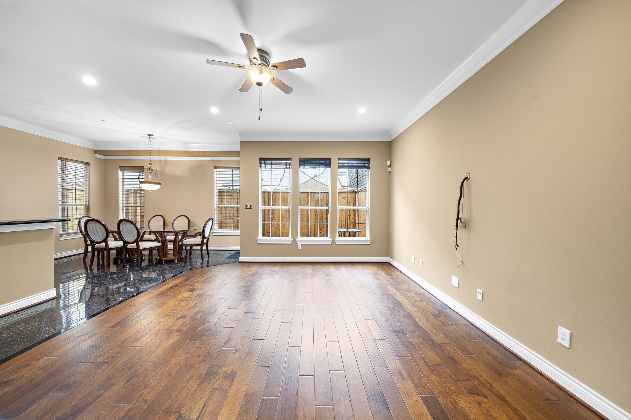 2927 Clinton Drive Houston, TX 77020 - Photo 4 of 27