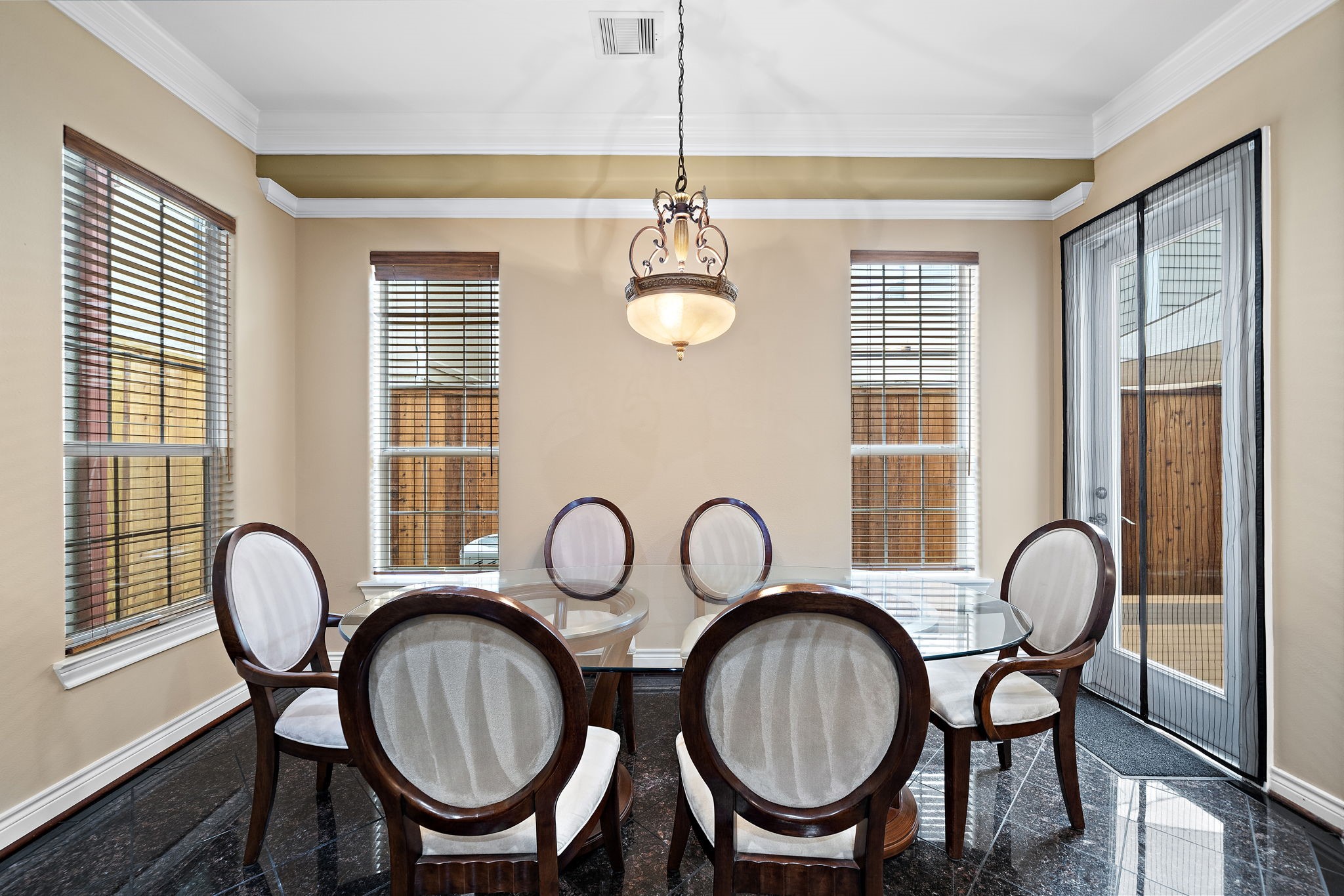 2927 Clinton Drive Houston, TX 77020 - Photo 10 of 27